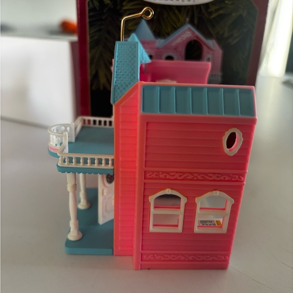 Hallmark Barbie Dream House And Barbie Spa Day Christmas Ornaments. - Picture 7 of 14